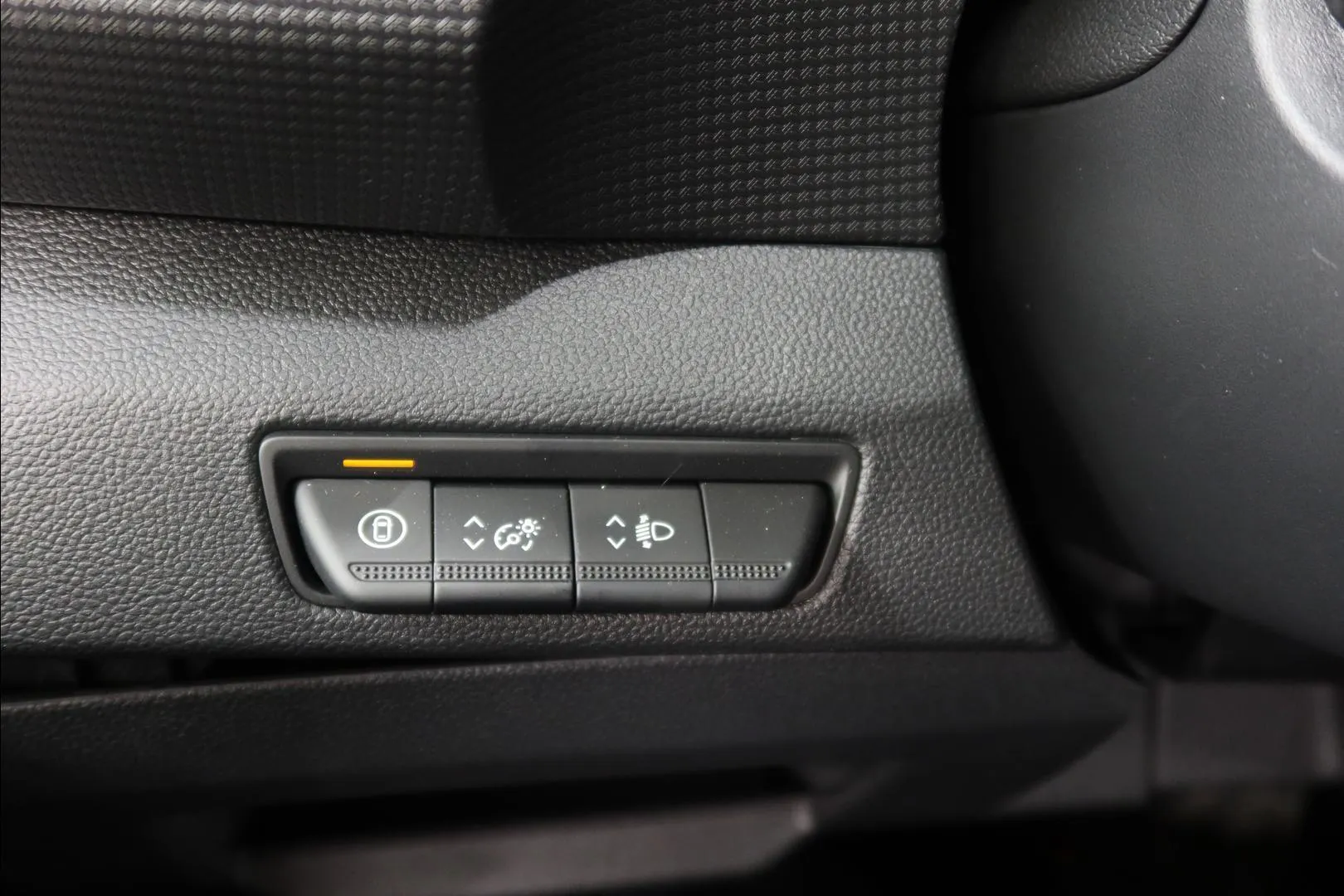 Nissan Primastar FSR-873 carousel image