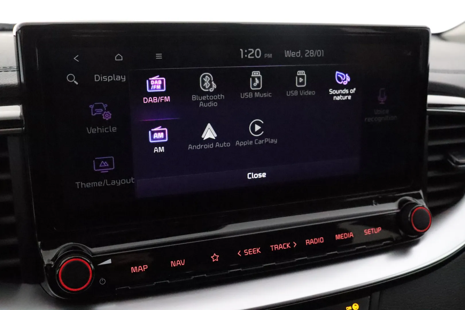 KIA Ceed CRG-889 carousel image