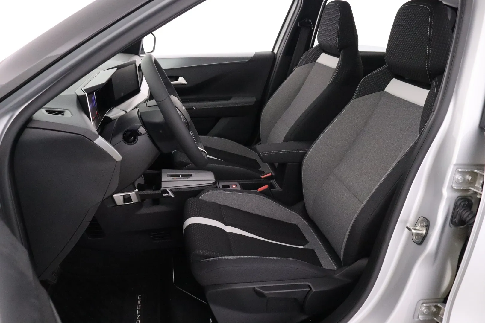 Opel Frontera NOK-248 carousel image