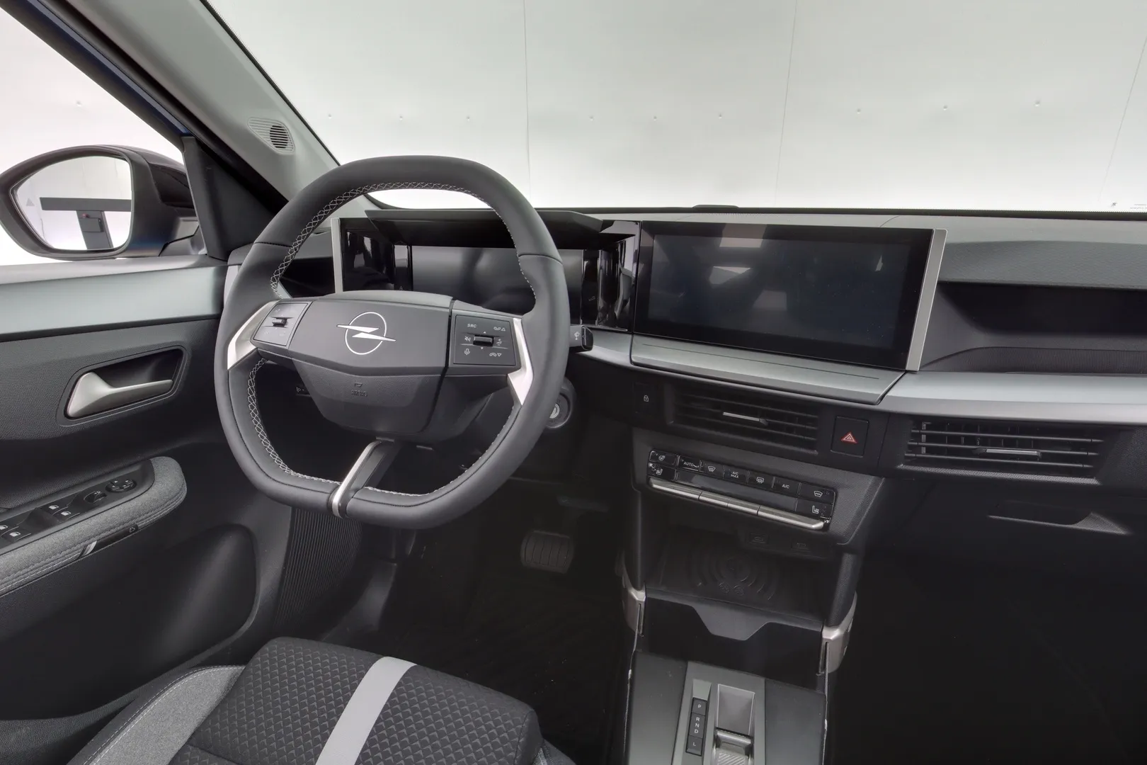 Opel Frontera NOK-250 carousel image