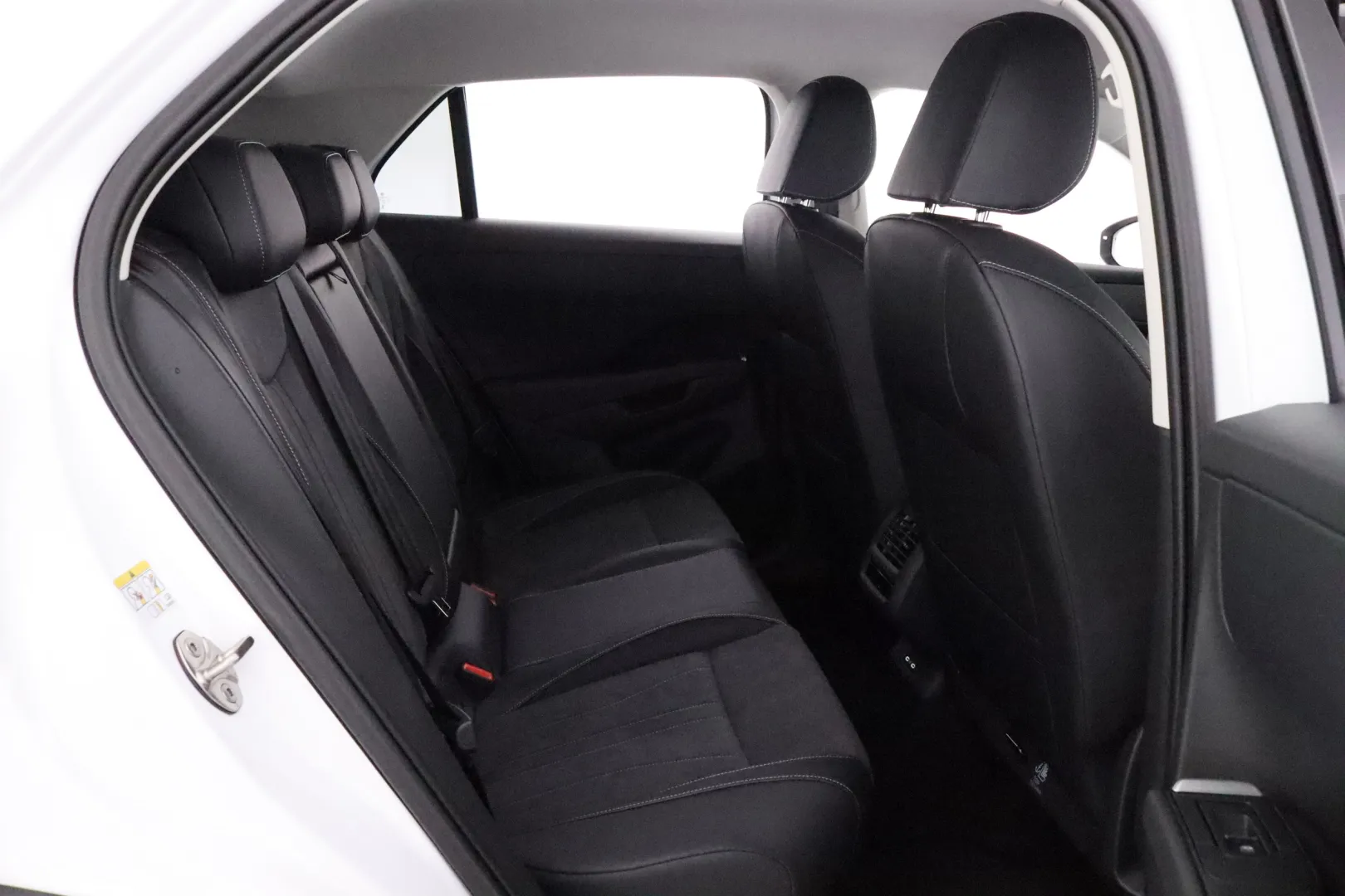 Volkswagen T-Roc RXS-207 carousel image