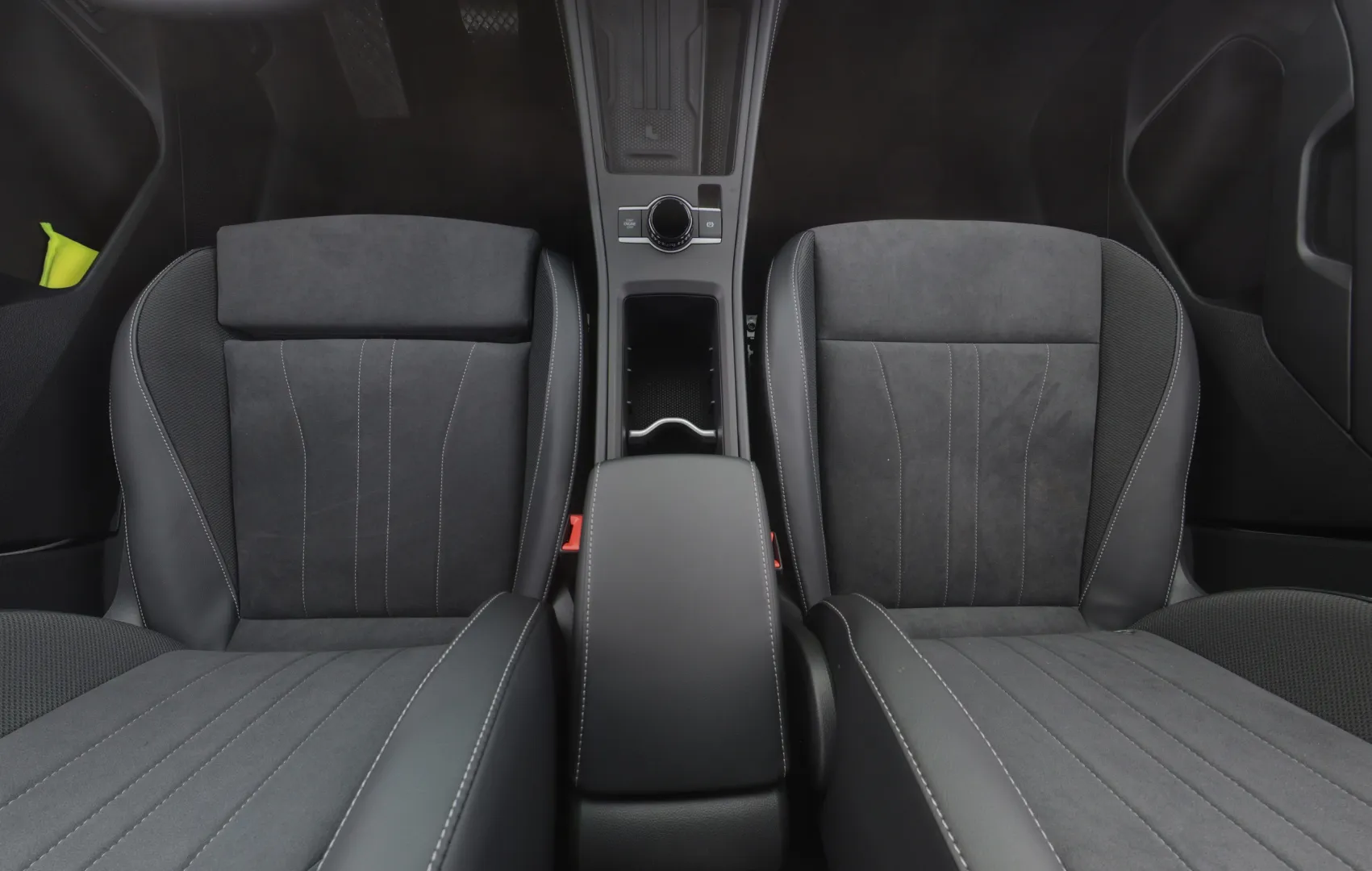 Volkswagen T-Roc RXS-207 carousel image