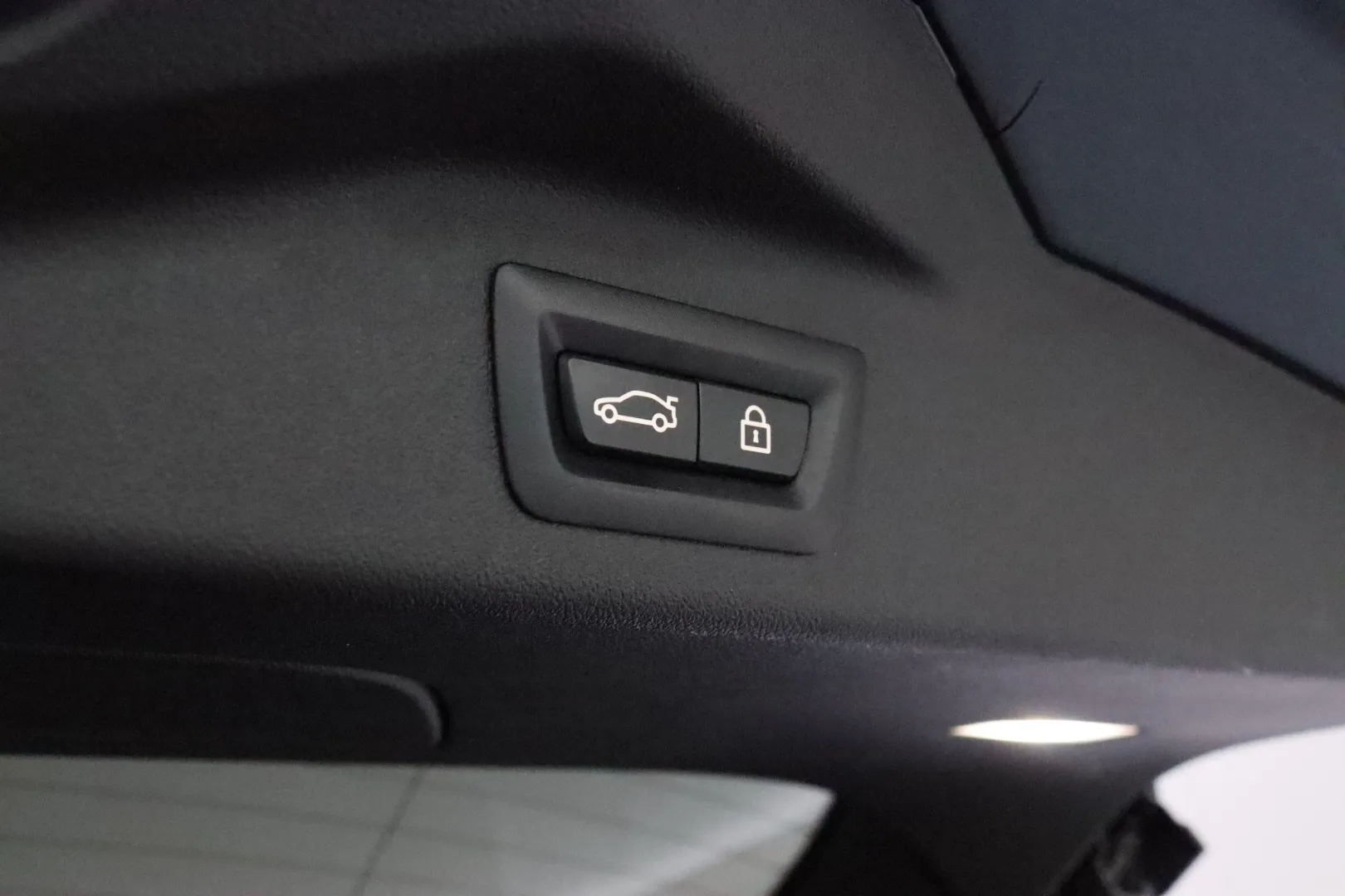 BMW X7 YLE-206 carousel image