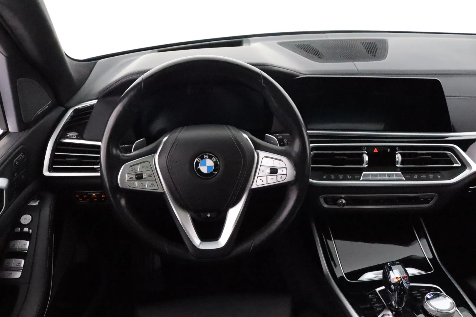 BMW X7 YLE-206 carousel image