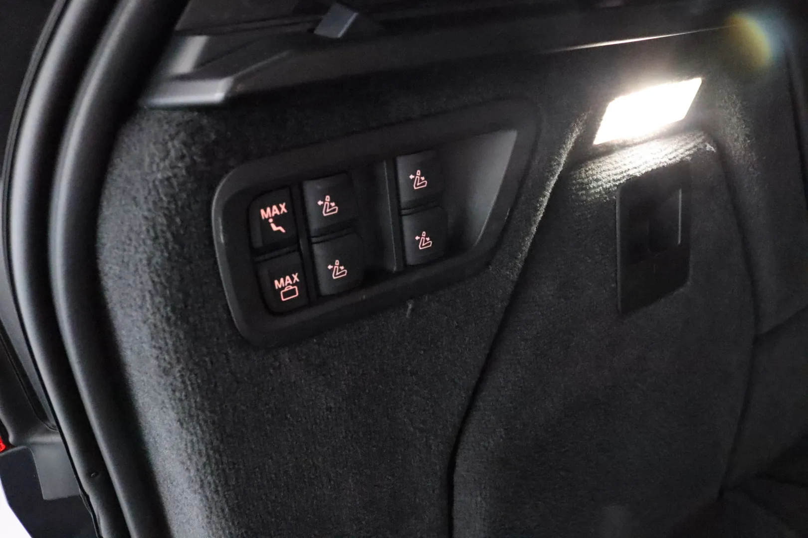 BMW X7 YLE-206 carousel image