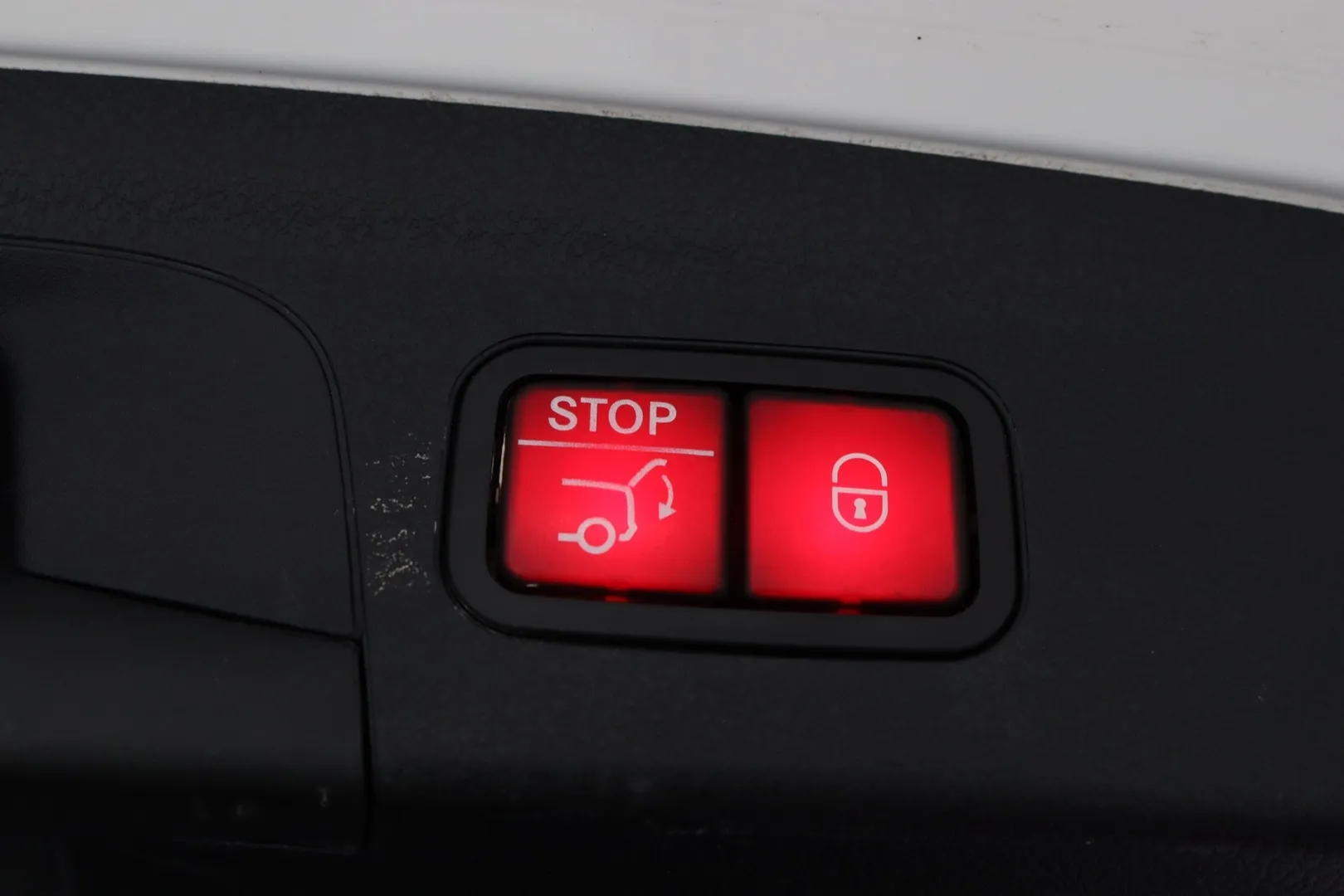 Mercedes-Benz GLE JLO-177 carousel image