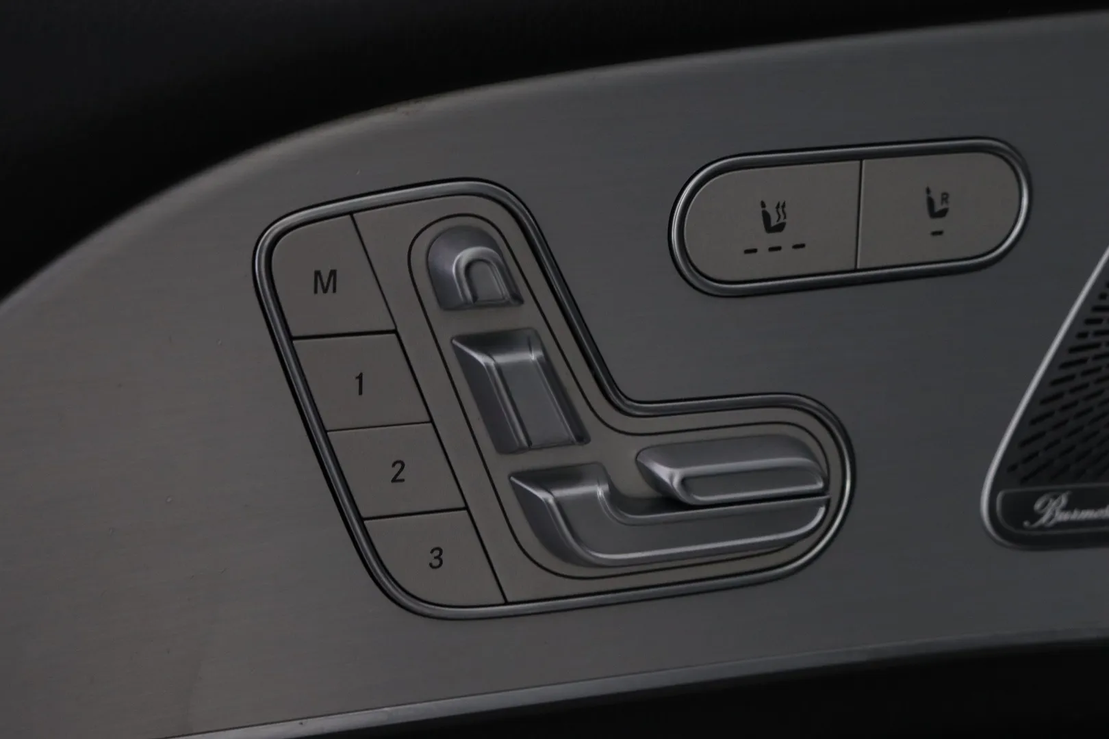 Mercedes-Benz GLE JLO-177 carousel image