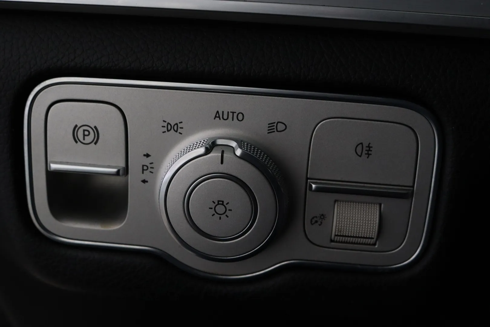 Mercedes-Benz GLE JLO-177 carousel image