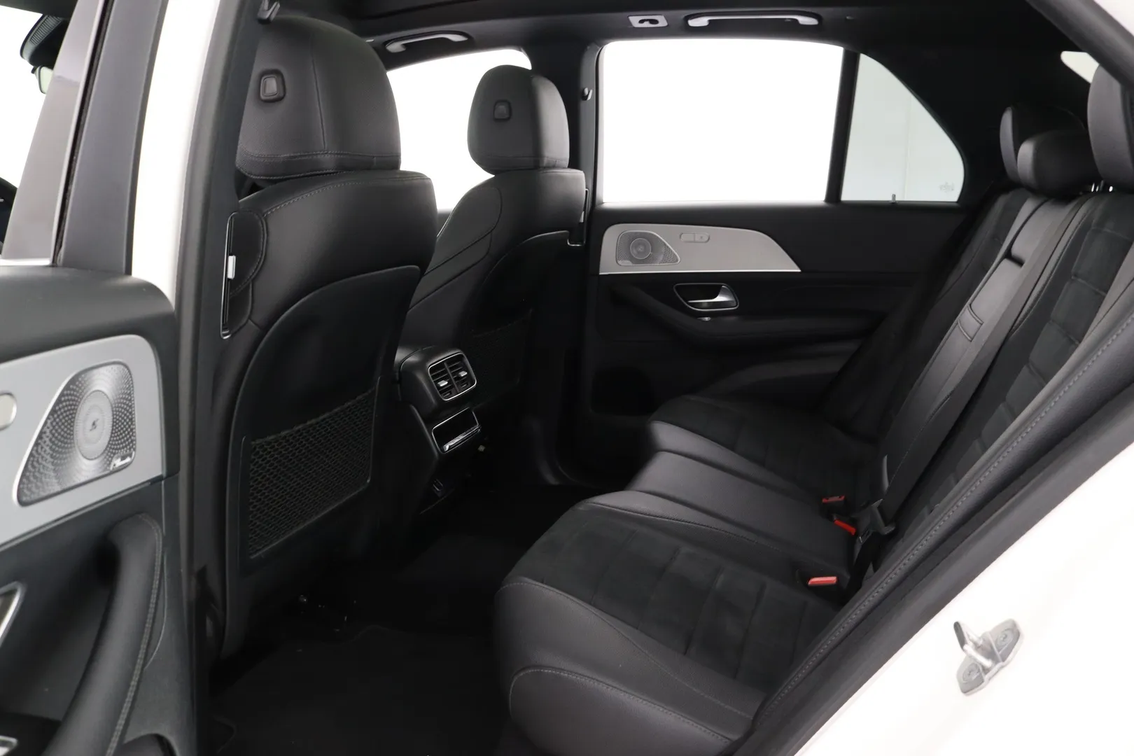 Mercedes-Benz GLE JLO-177 carousel image