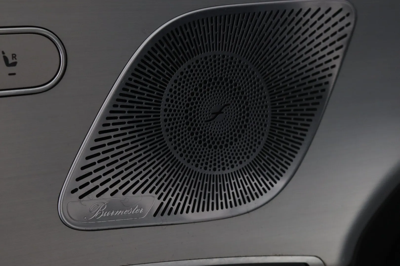 Mercedes-Benz GLE JLO-177 carousel image