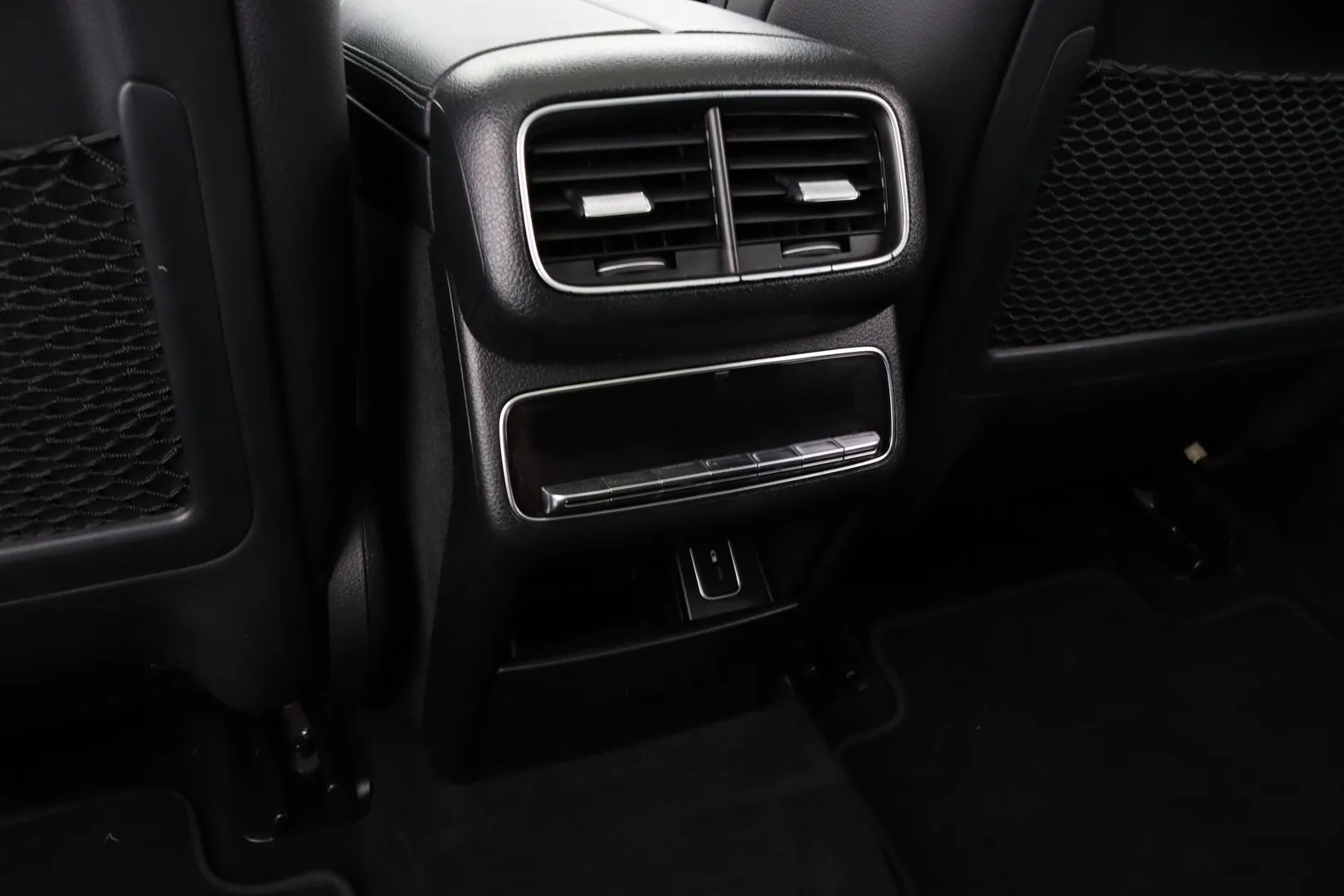 Mercedes-Benz GLE JLO-177 carousel image