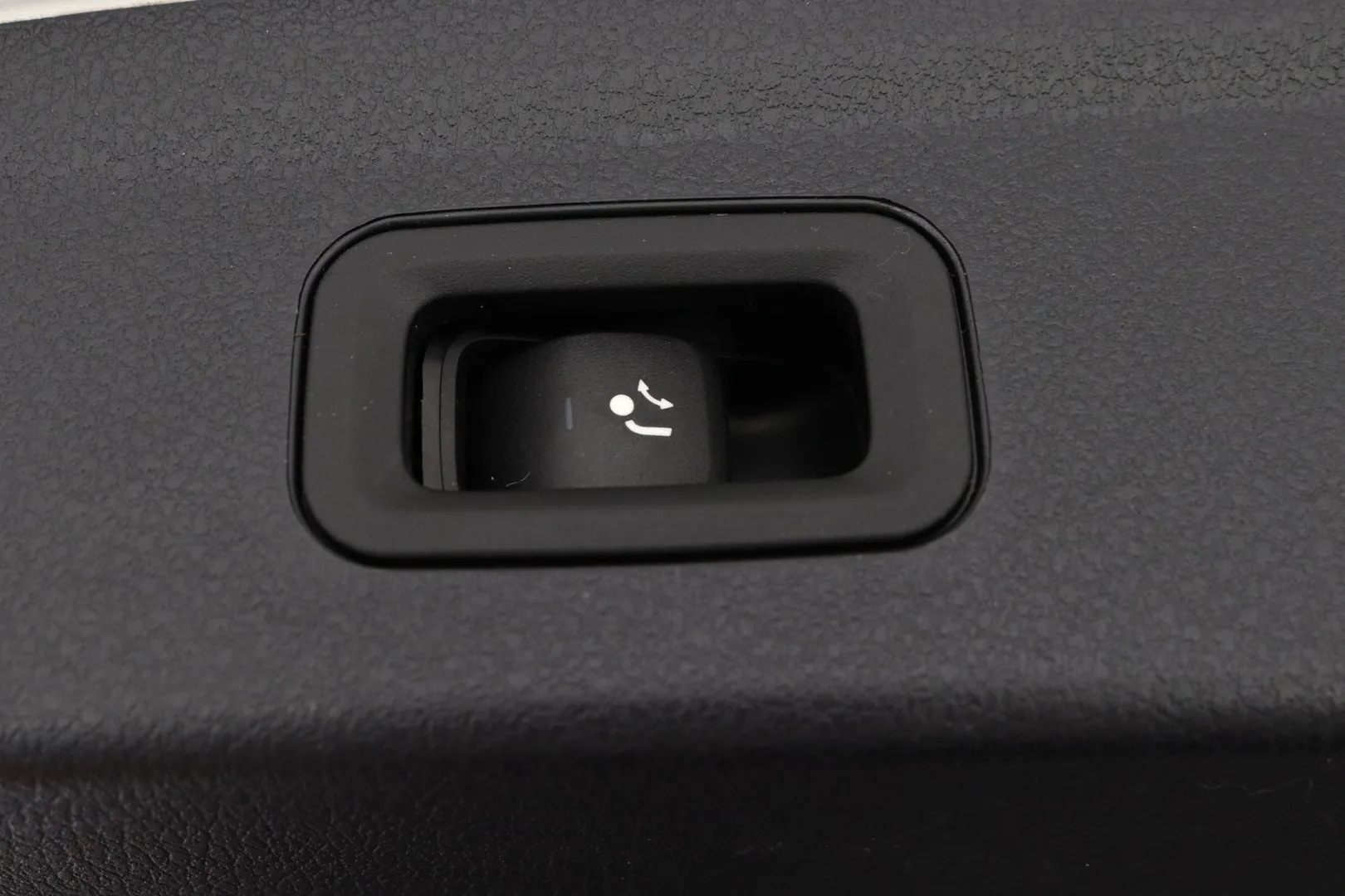 Mercedes-Benz GLE JLO-177 carousel image