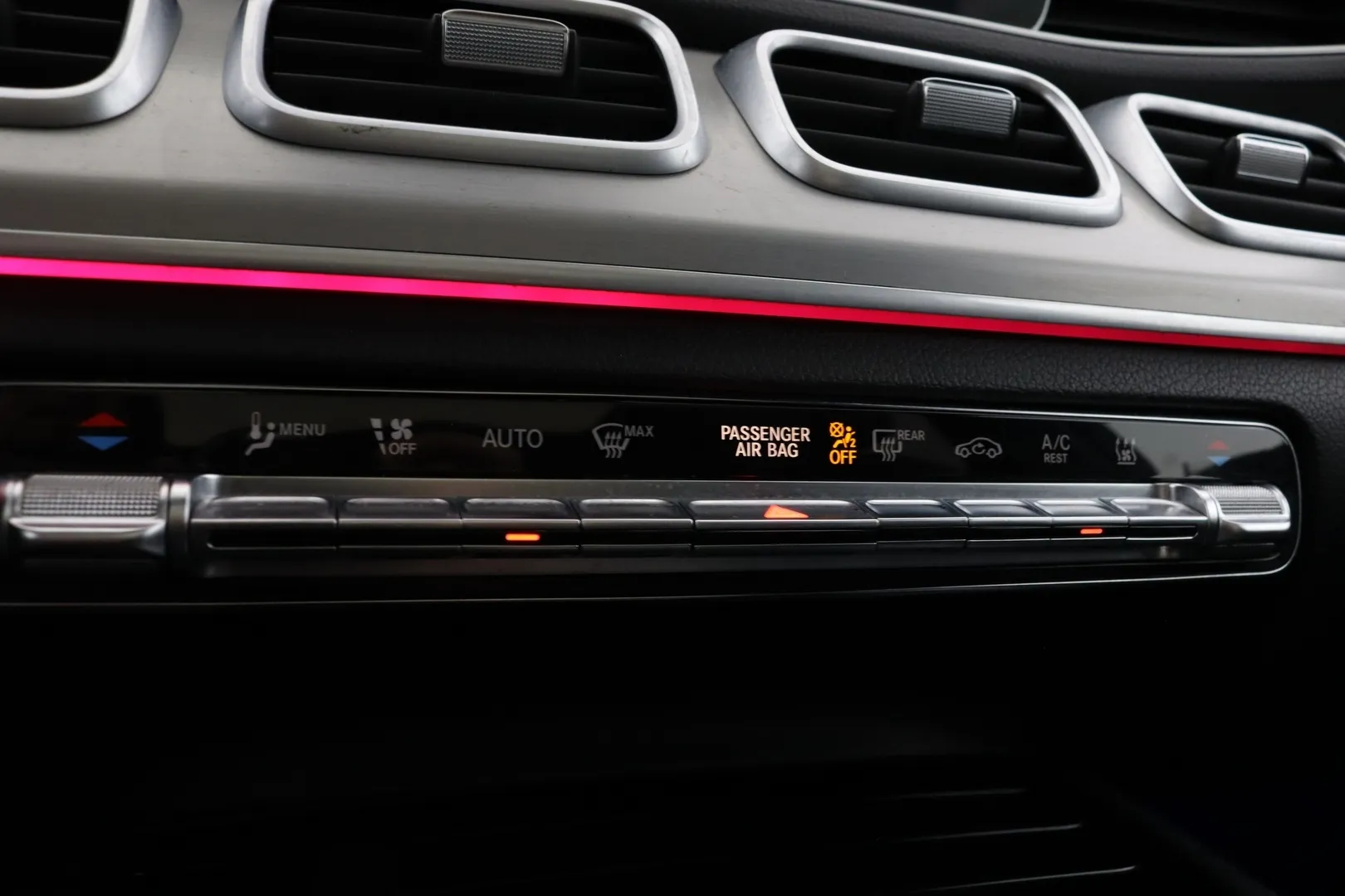 Mercedes-Benz GLE JLO-177 carousel image