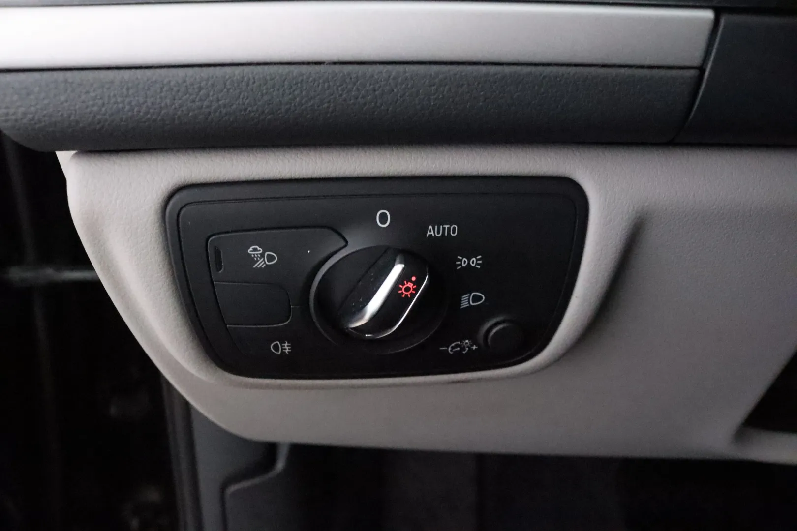 AUDI A6 MNC-288 carousel image