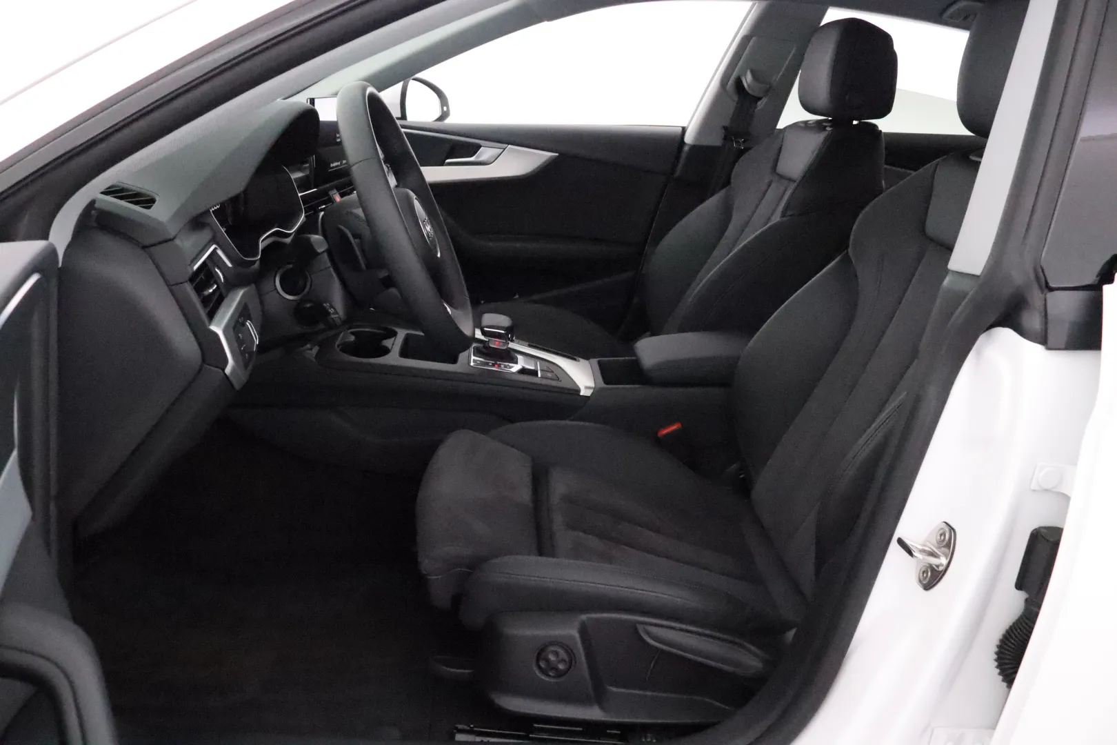 AUDI A5 MOR-621 carousel image