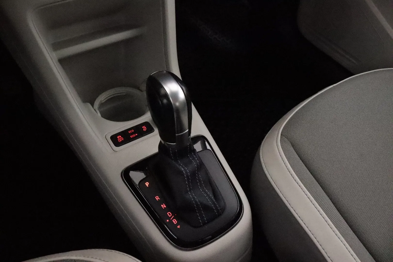 VOLKSWAGEN up! LNE-520 carousel image