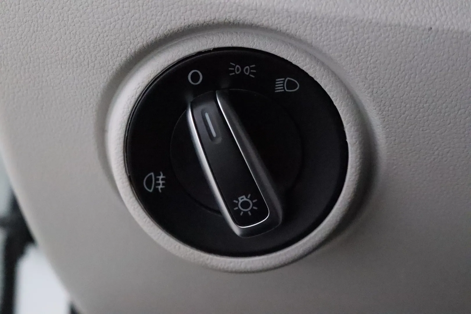 VOLKSWAGEN up! LNE-520 carousel image