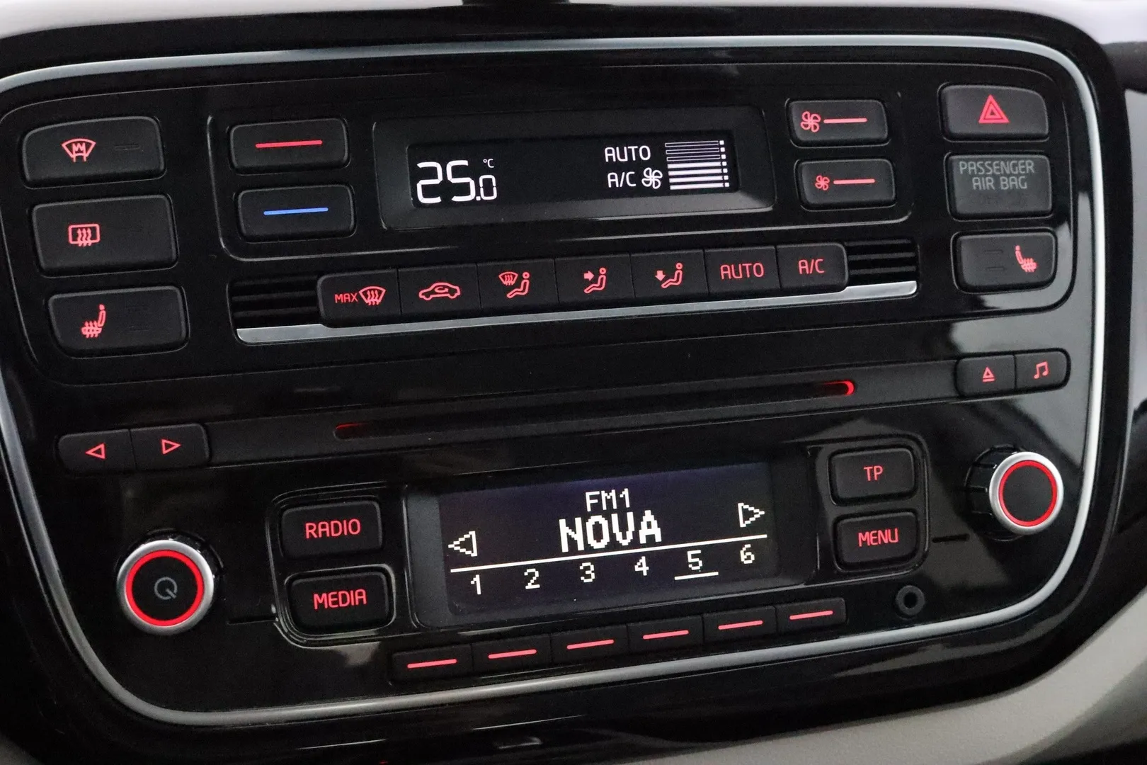VOLKSWAGEN up! LNE-520 carousel image