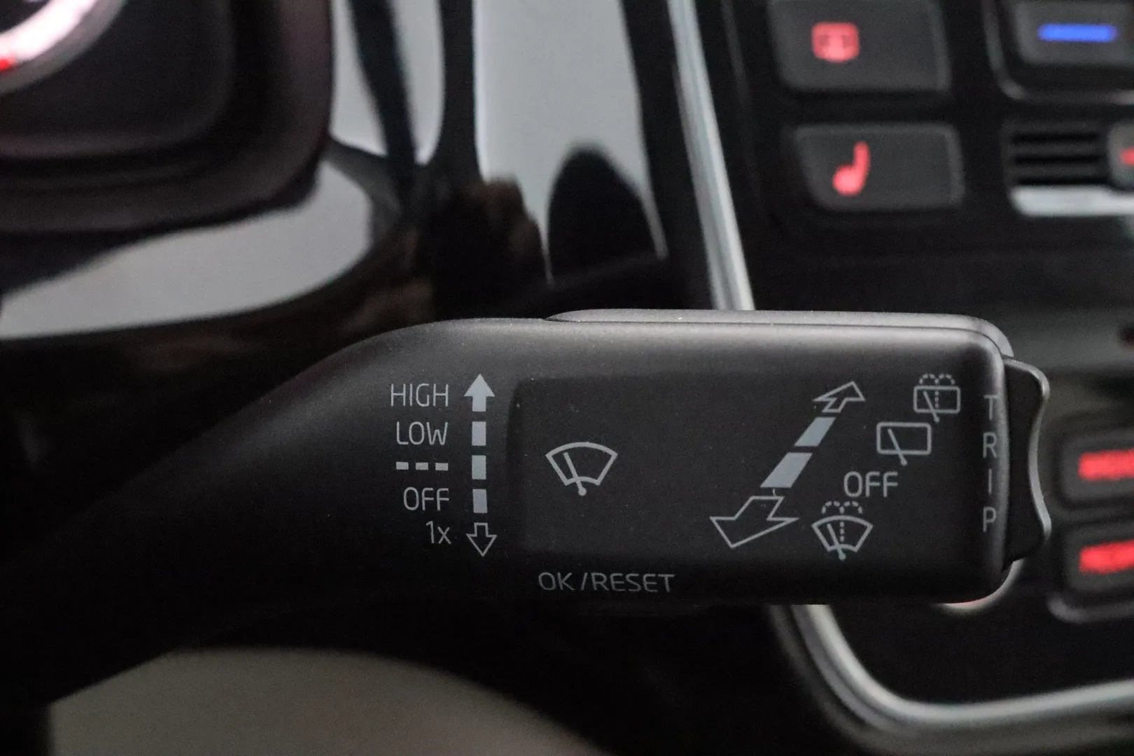 VOLKSWAGEN up! LNE-520 carousel image