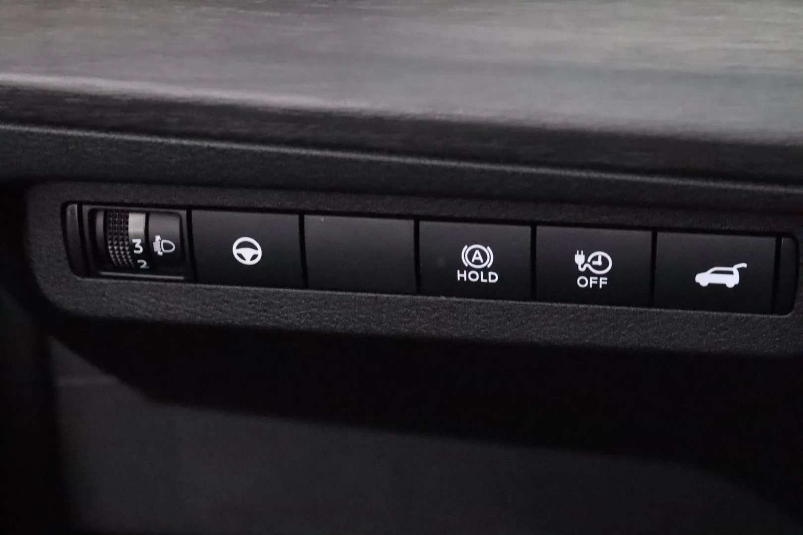 Nissan Ariya IRJ-642 carousel image