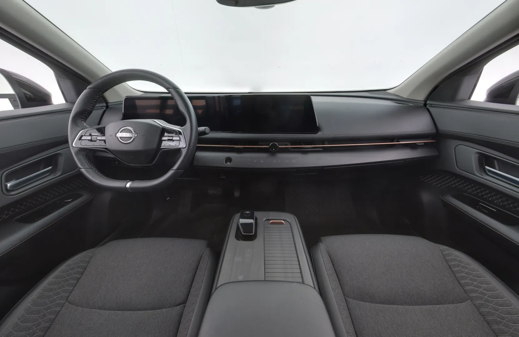 Nissan Ariya IRJ-642 carousel image