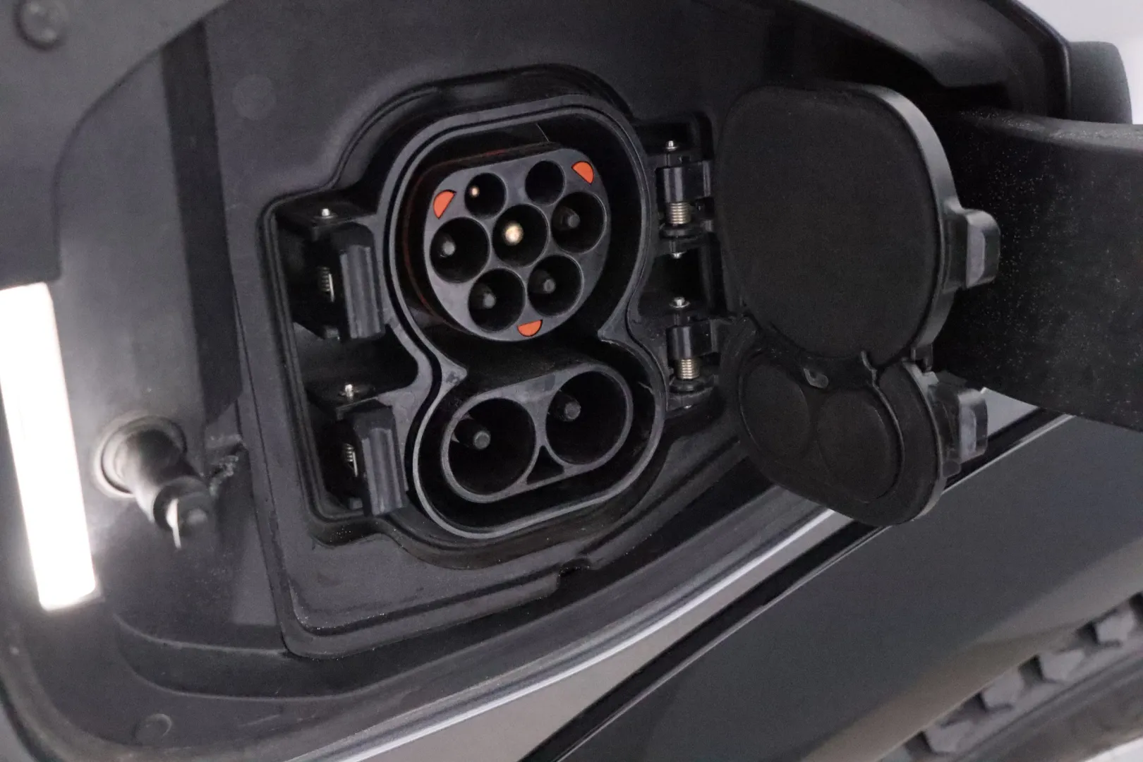 Nissan Ariya IRJ-642 carousel image