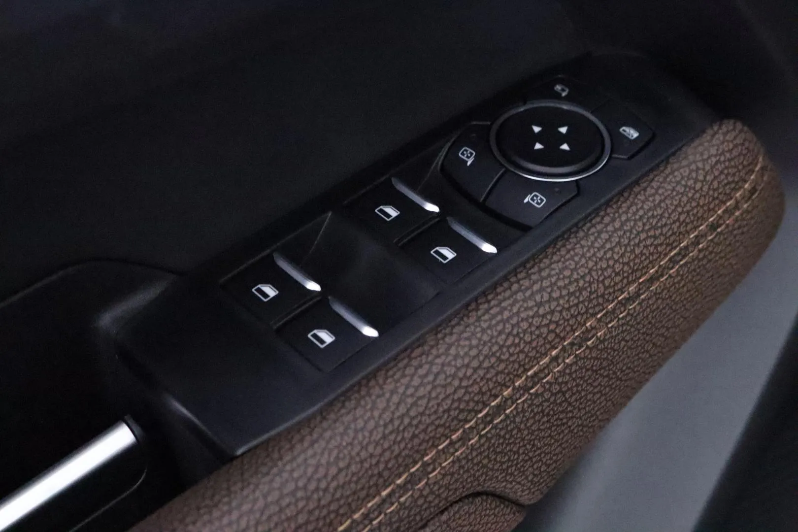 Volkswagen Amarok SRO-290 carousel image