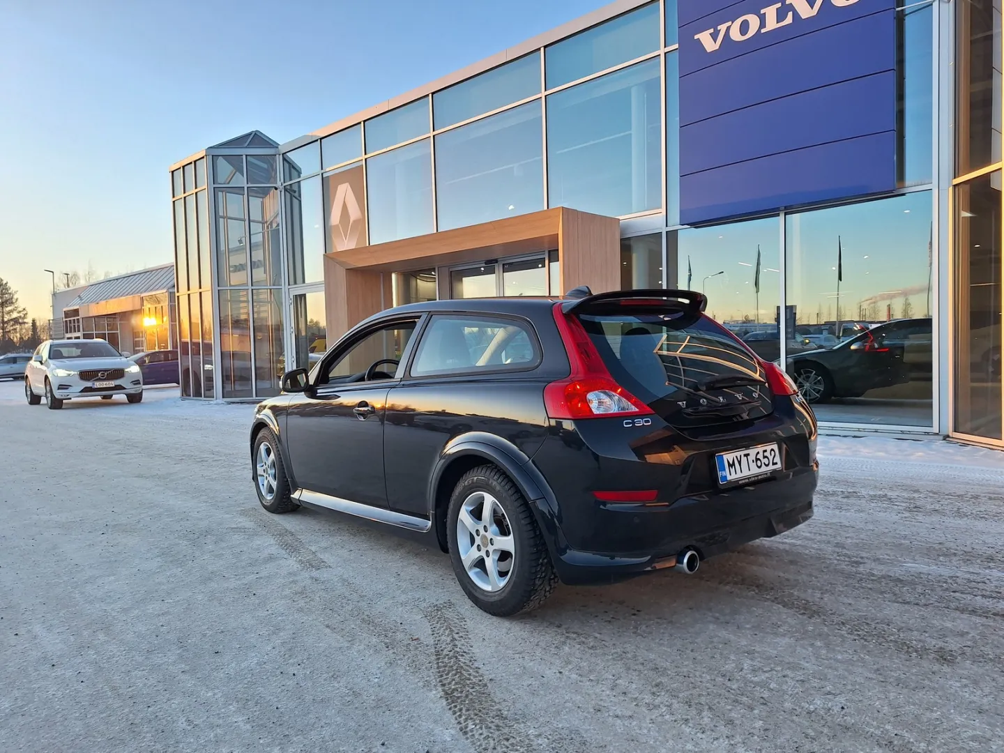 VOLVO C30 MYT-652 carousel image