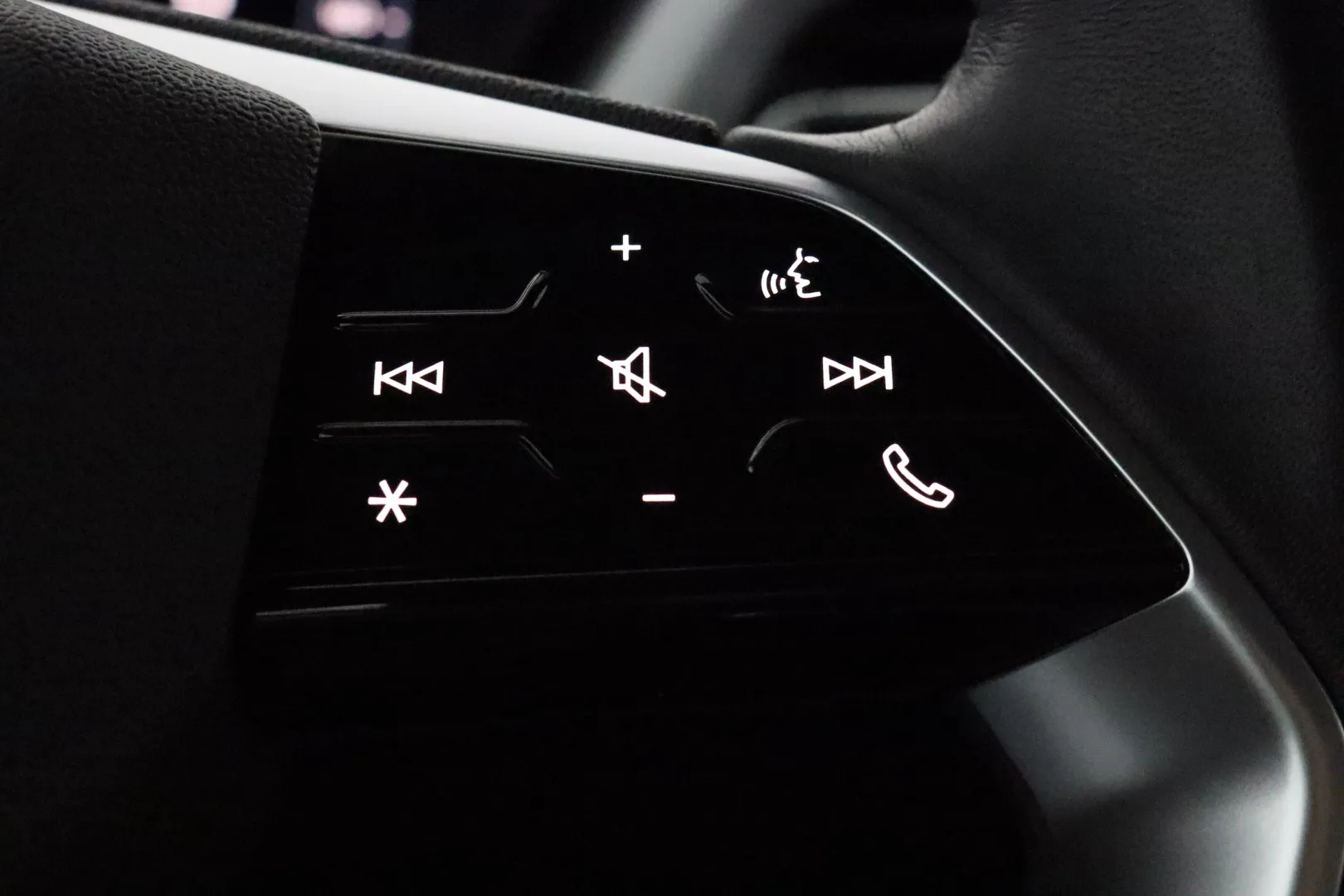 AUDI Q4 e-tron NMT-388 carousel image