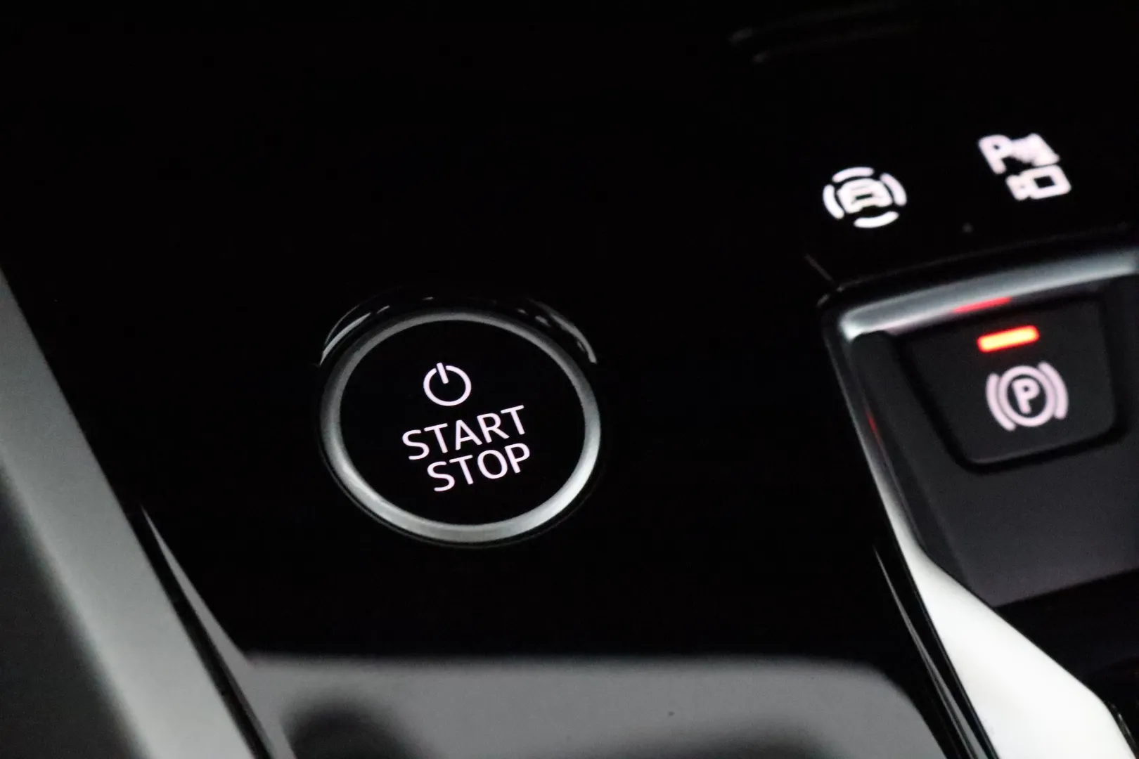 AUDI Q4 e-tron NMT-388 carousel image