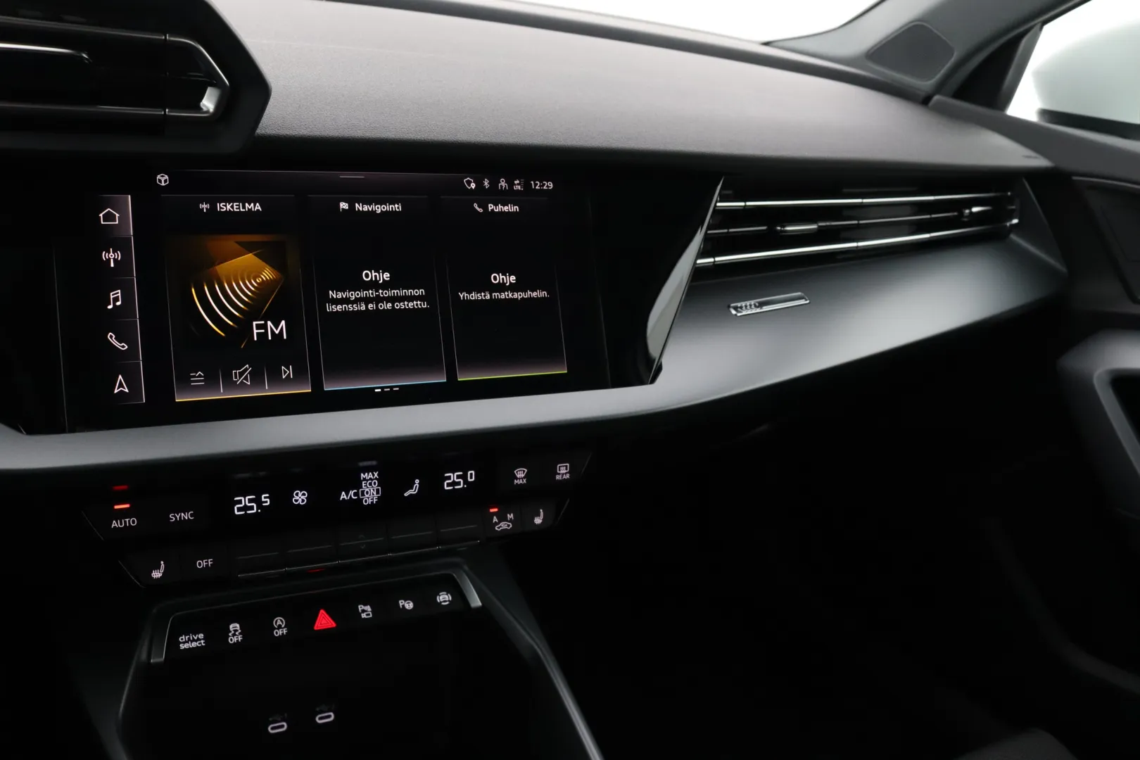 Audi A3 GRF-605 carousel image