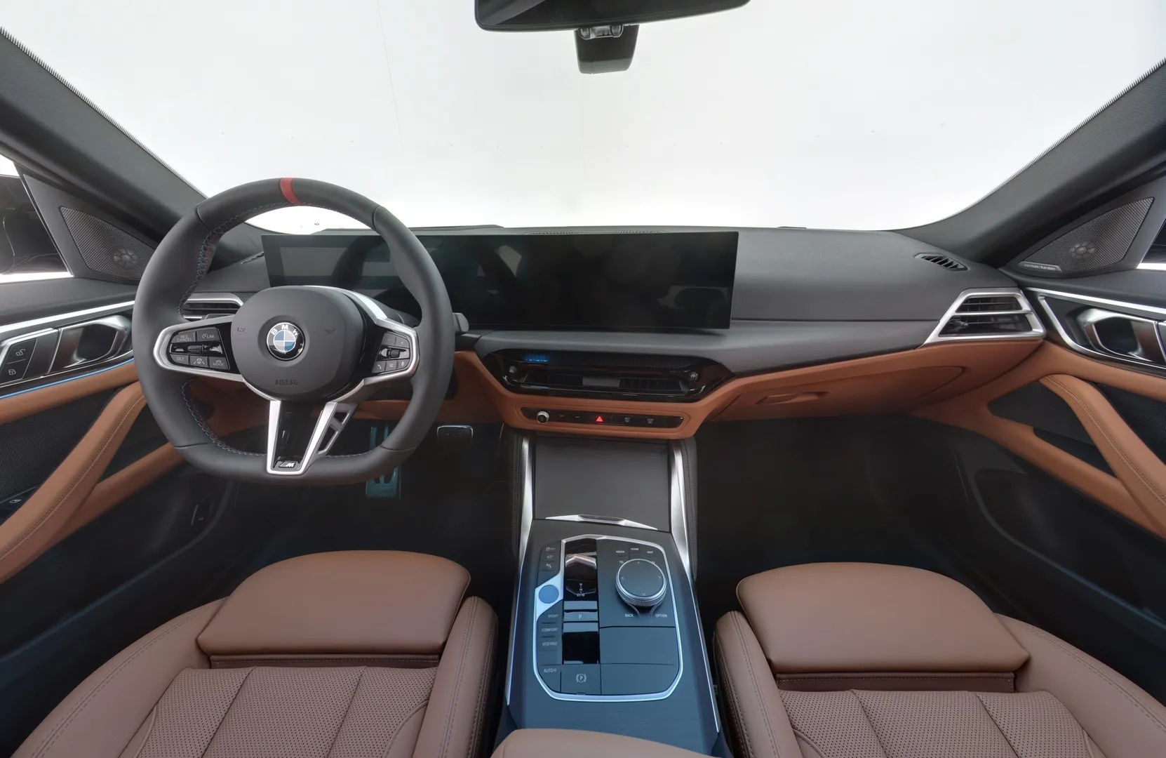 BMW i4 XTT-177 carousel image
