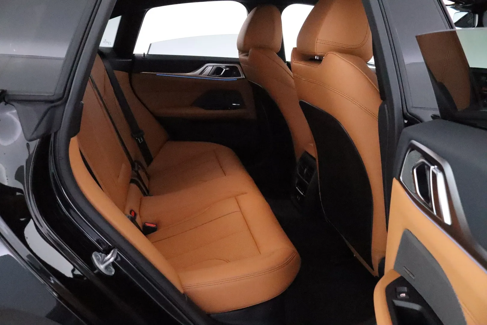 BMW i4 XTT-177 carousel image