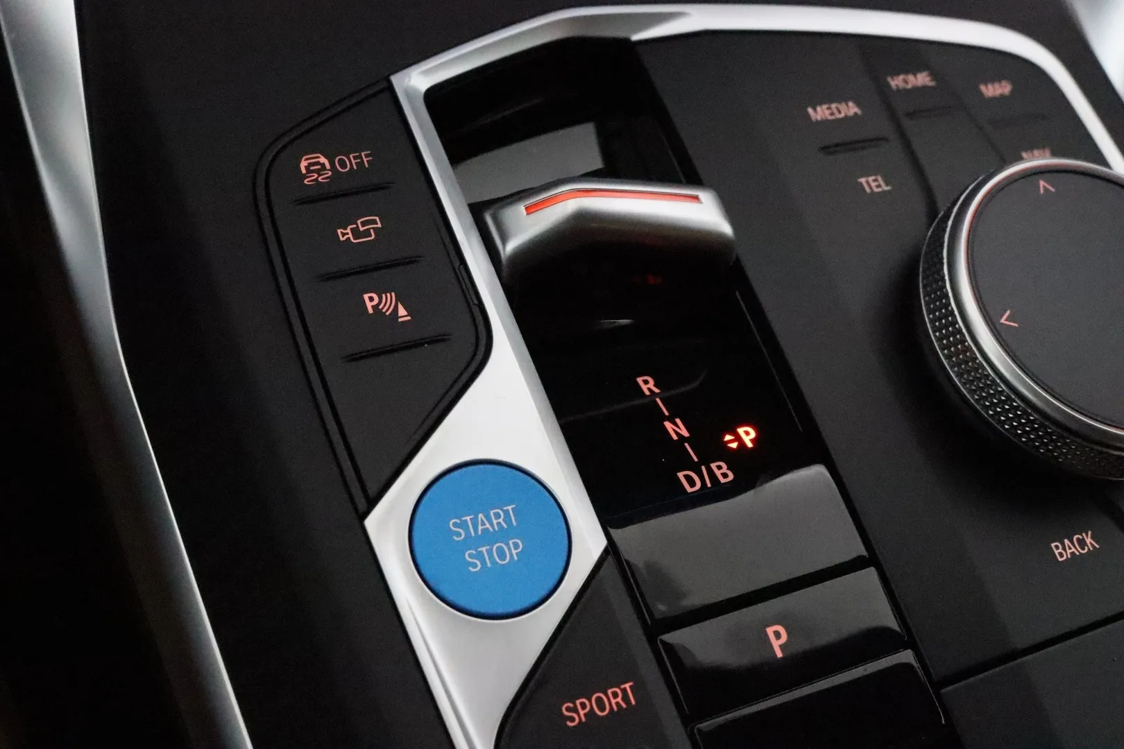 BMW i4 XTT-177 carousel image