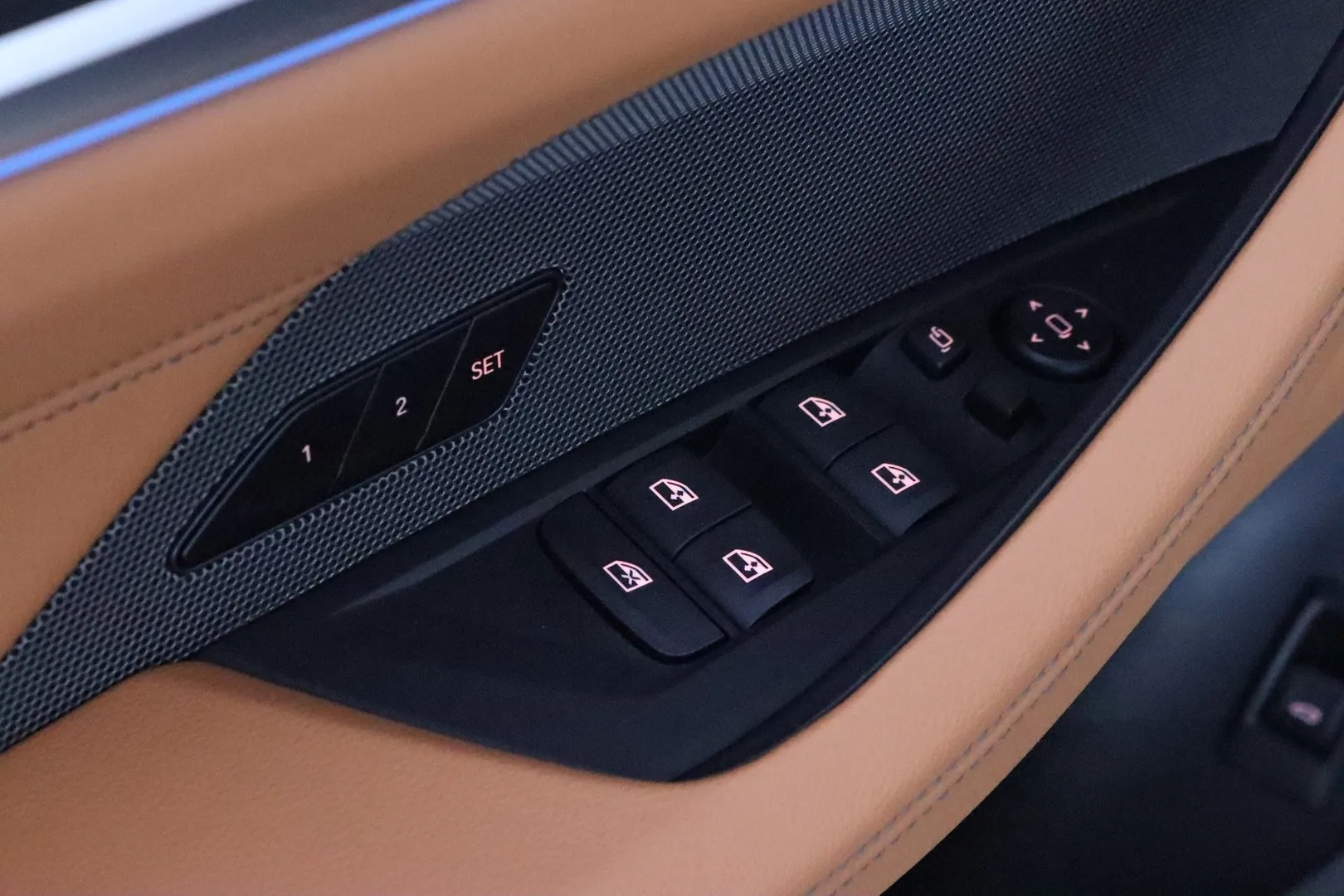 BMW i4 XTT-177 carousel image