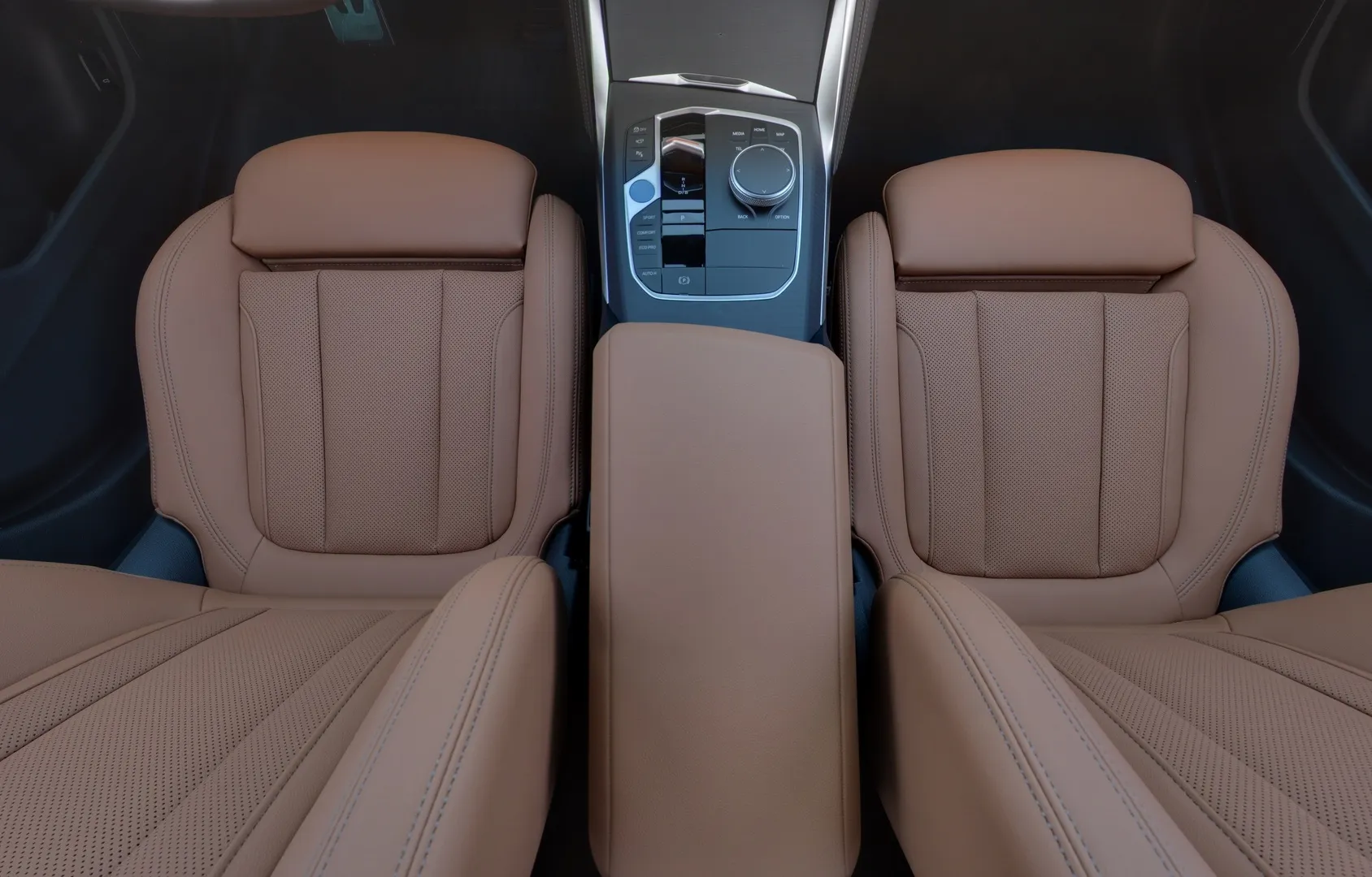 BMW i4 XTT-177 carousel image