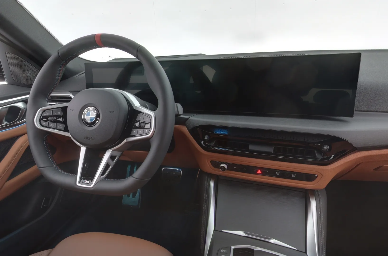 BMW i4 XTT-177 carousel image