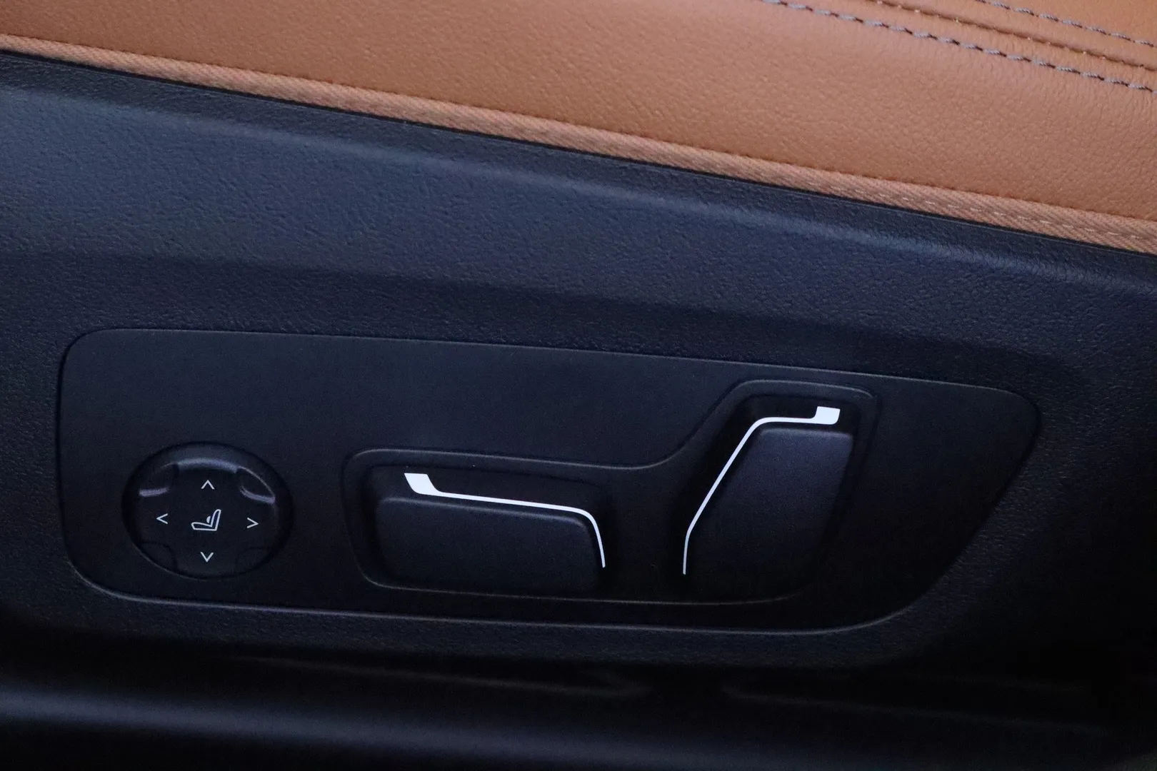 BMW i4 XTT-177 carousel image