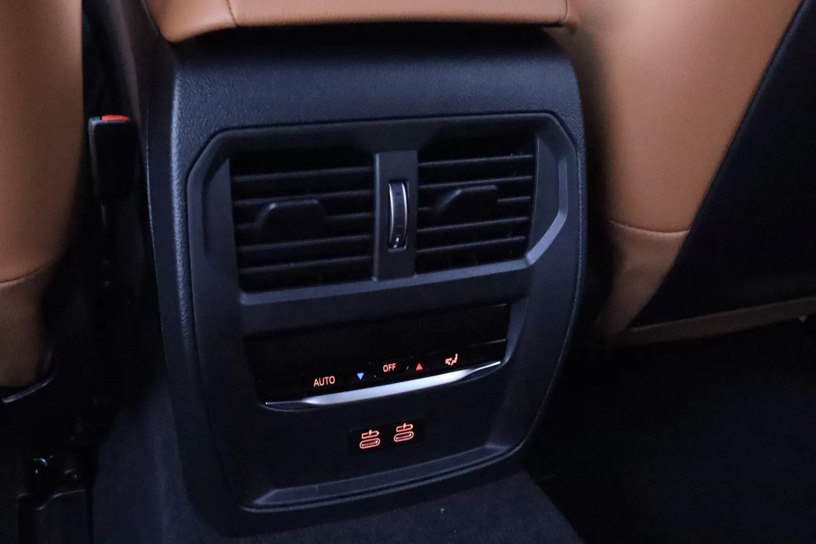 BMW i4 XTT-177 carousel image