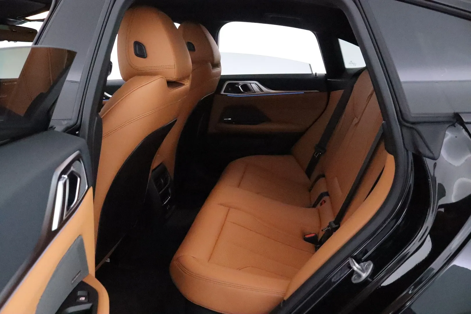 BMW i4 XTT-177 carousel image