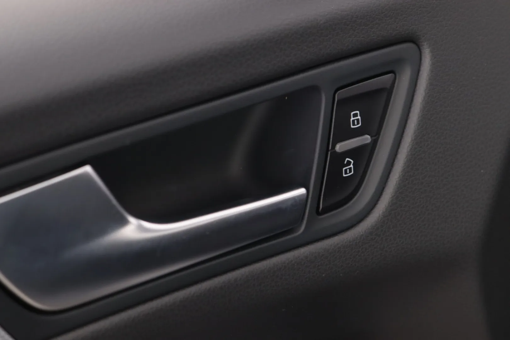 Audi Q5 YIY-338 carousel image