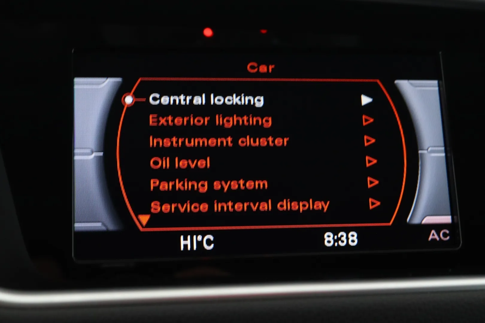 Audi Q5 YIY-338 carousel image