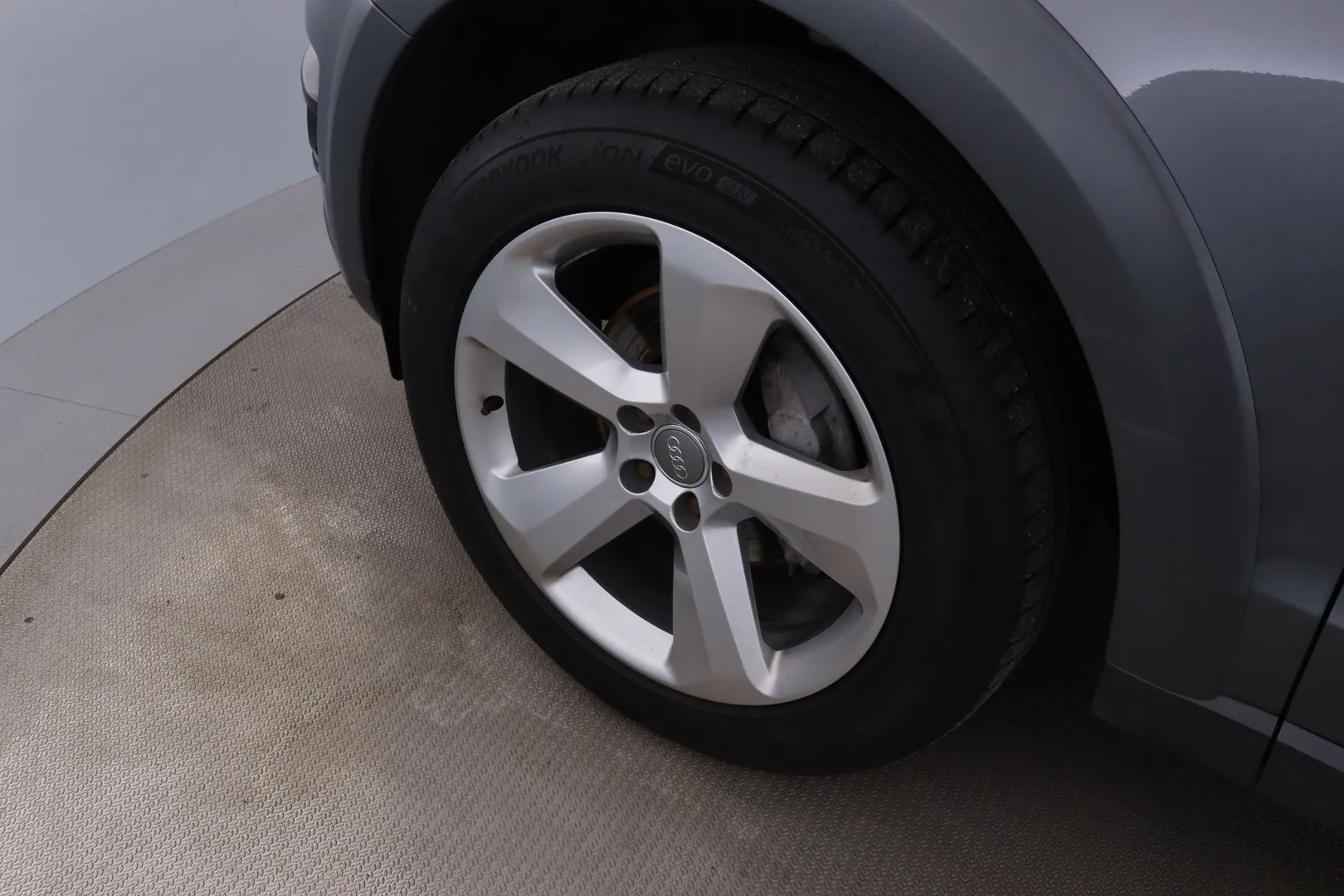Audi Q5 YIY-338 carousel image