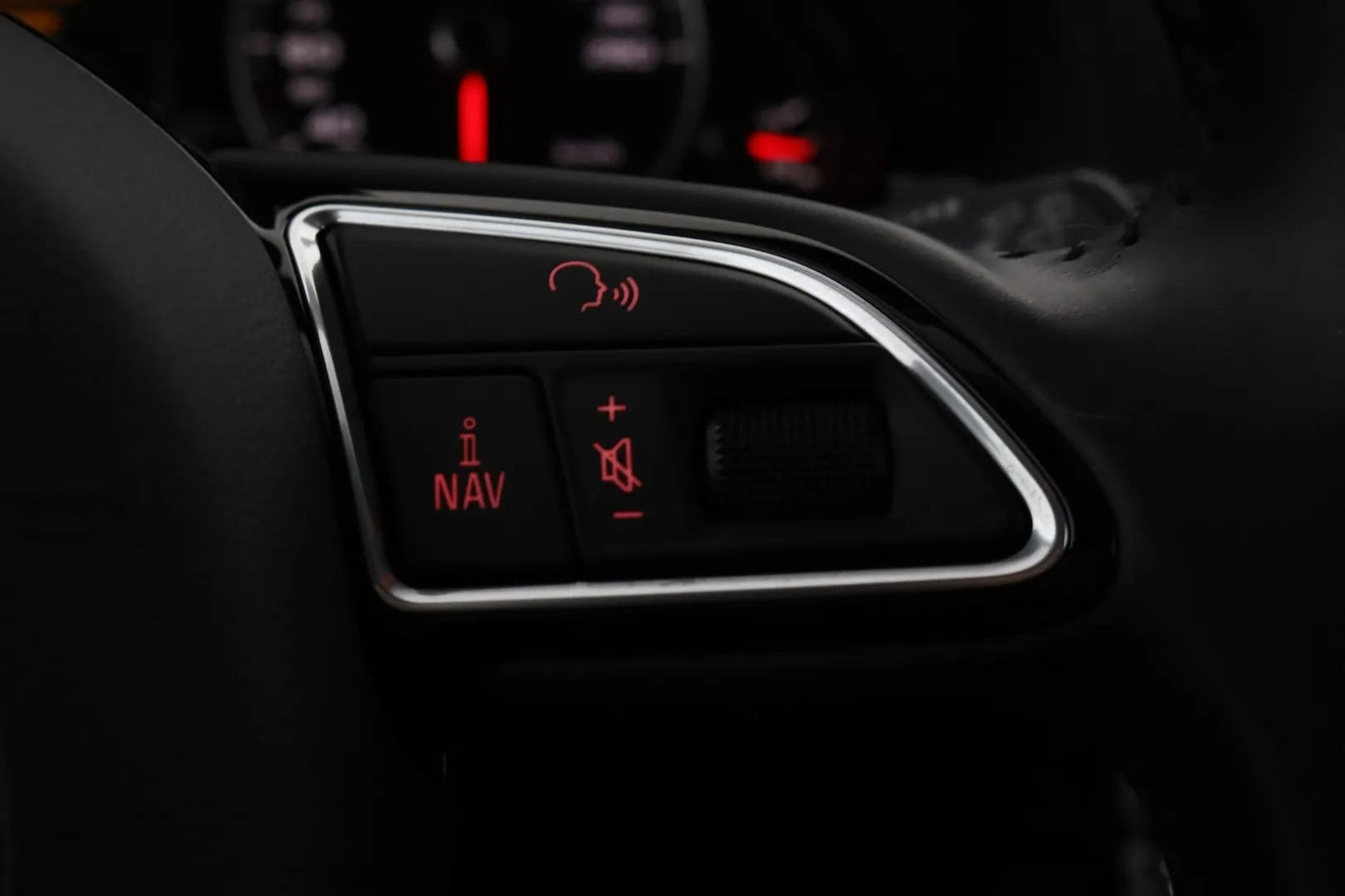 Audi Q5 YIY-338 carousel image