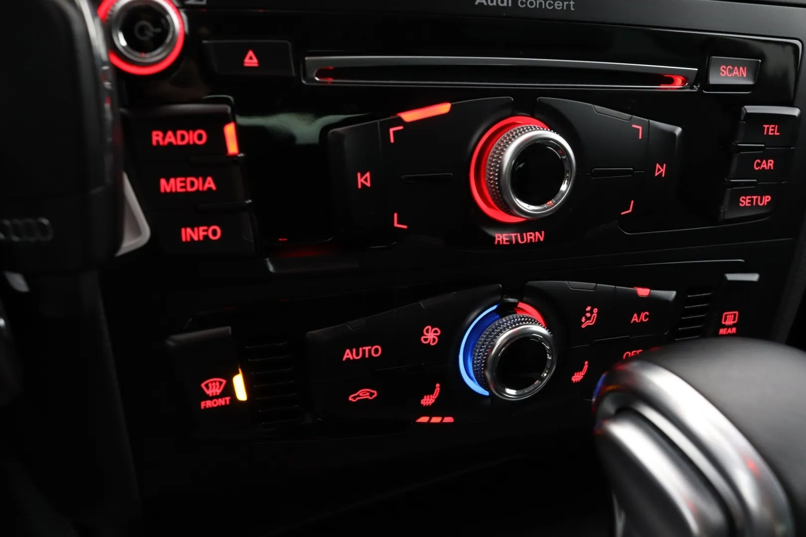 Audi Q5 YIY-338 carousel image