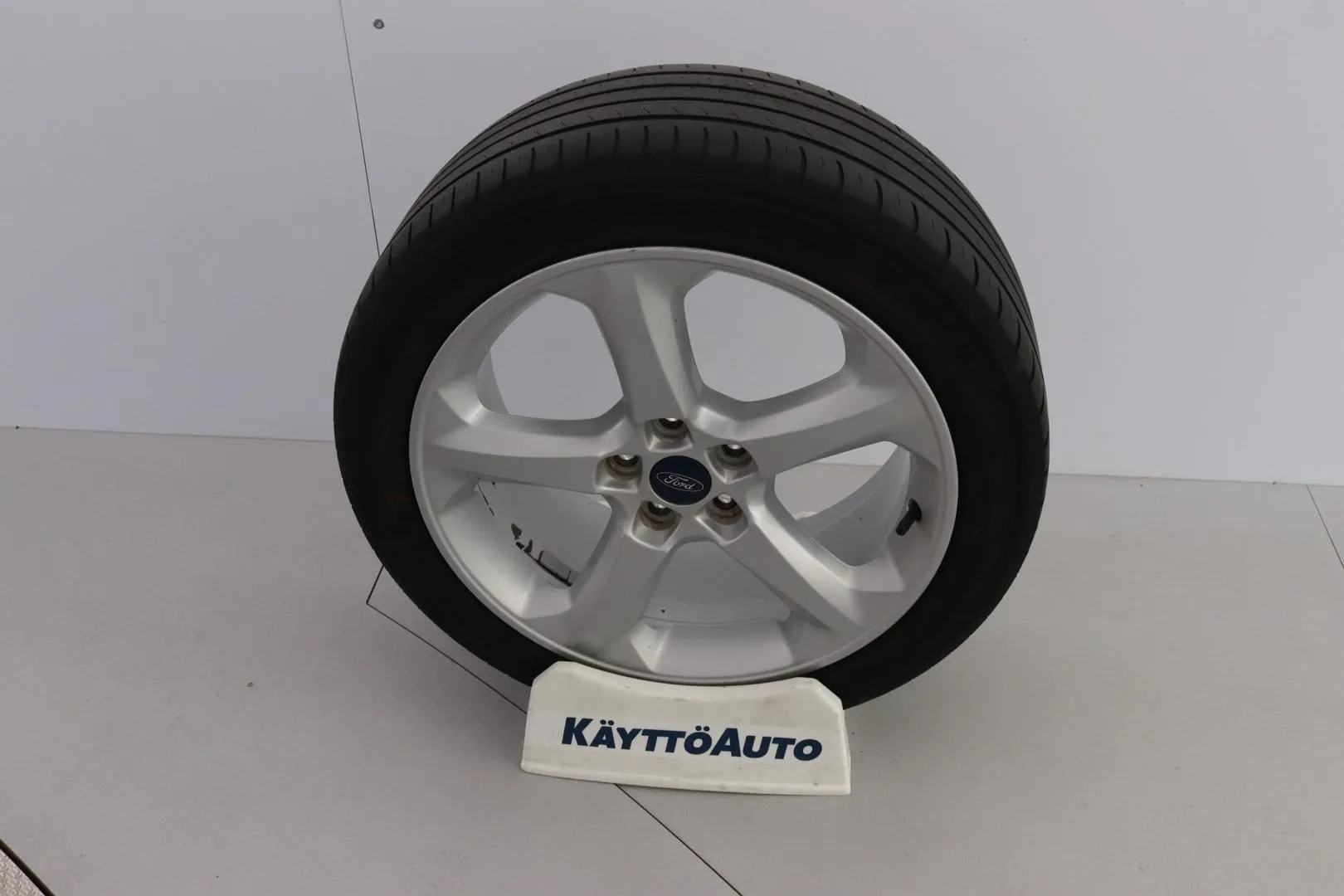 Ford Mondeo BSX-124 carousel image