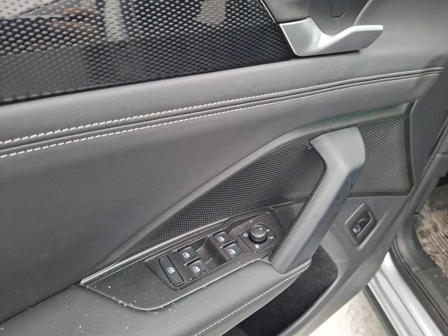 Volkswagen Tiguan FRU-315 carousel image