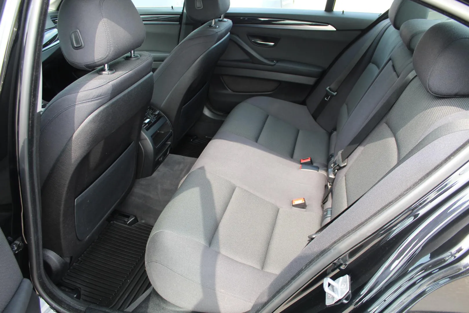 BMW 520 OUX-874 carousel image
