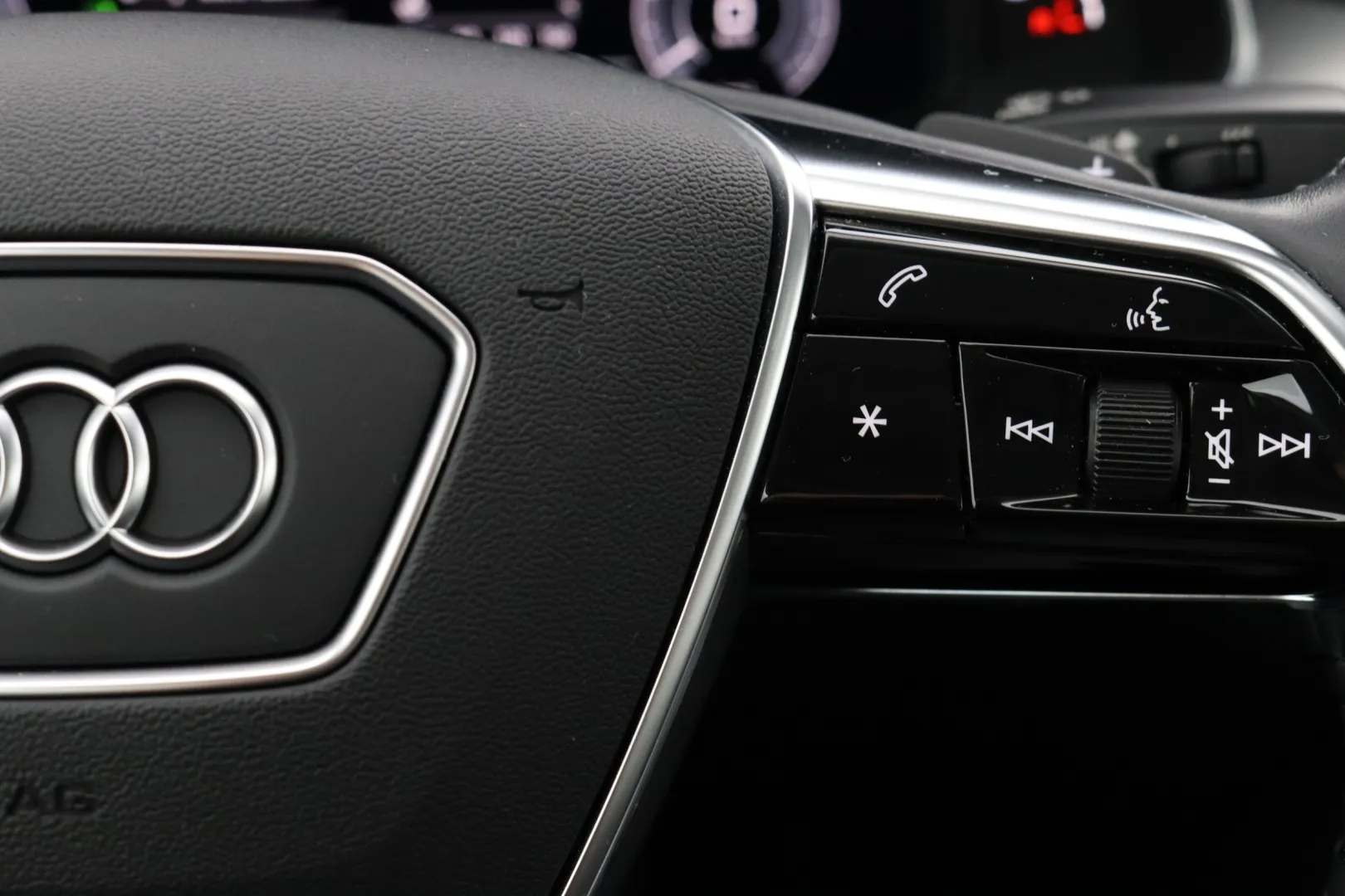 AUDI A6 ZMX-292 carousel image