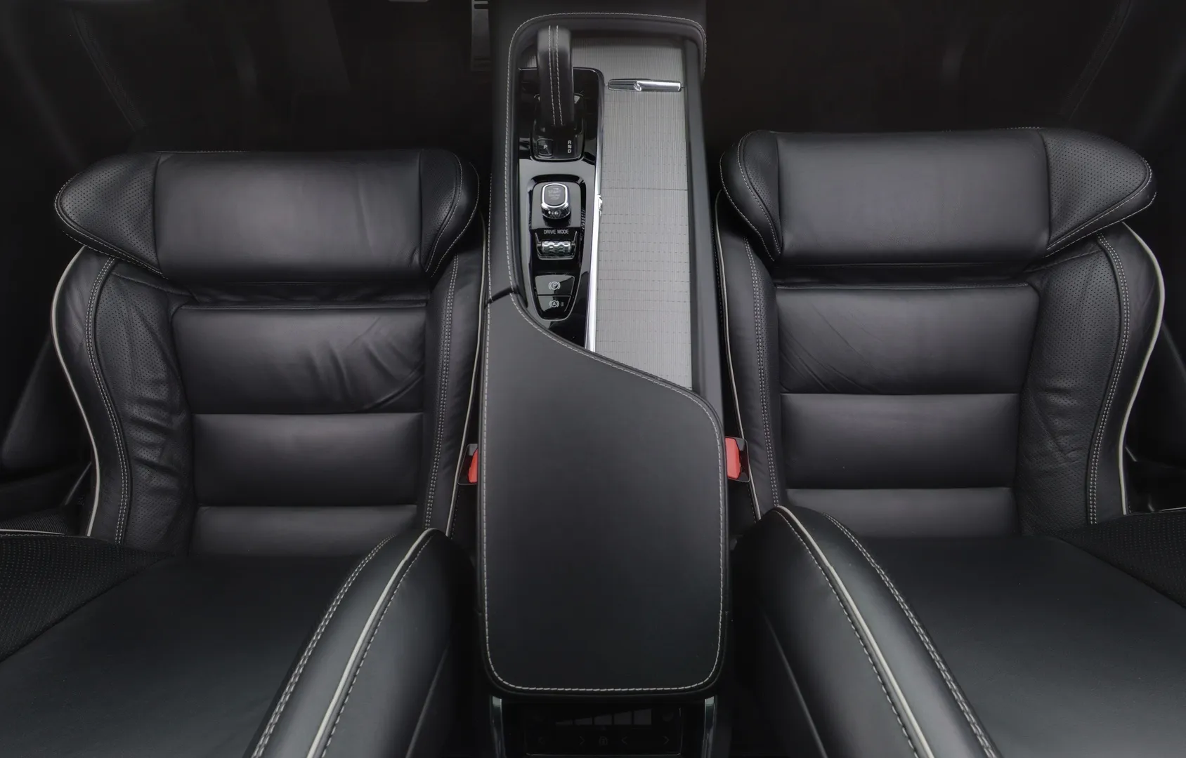 Volvo XC90 SPA-576 carousel image